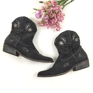 Zigi Soho Distressed Denim Western Boots